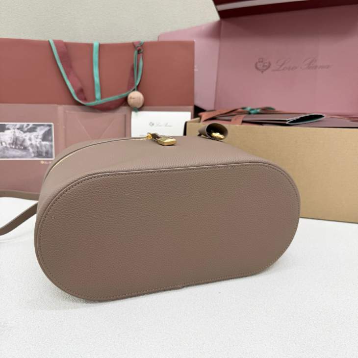 Picture of Loro Piana Handbags _SKUfw236287929fw